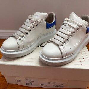 Alexander McQueen Women’s logo Sneakers White with Blue Detail